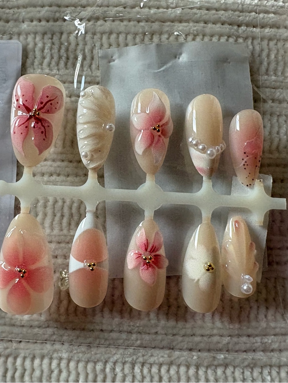 Peach Blossom Press-On Nails - Floral Almond Set Size Medium